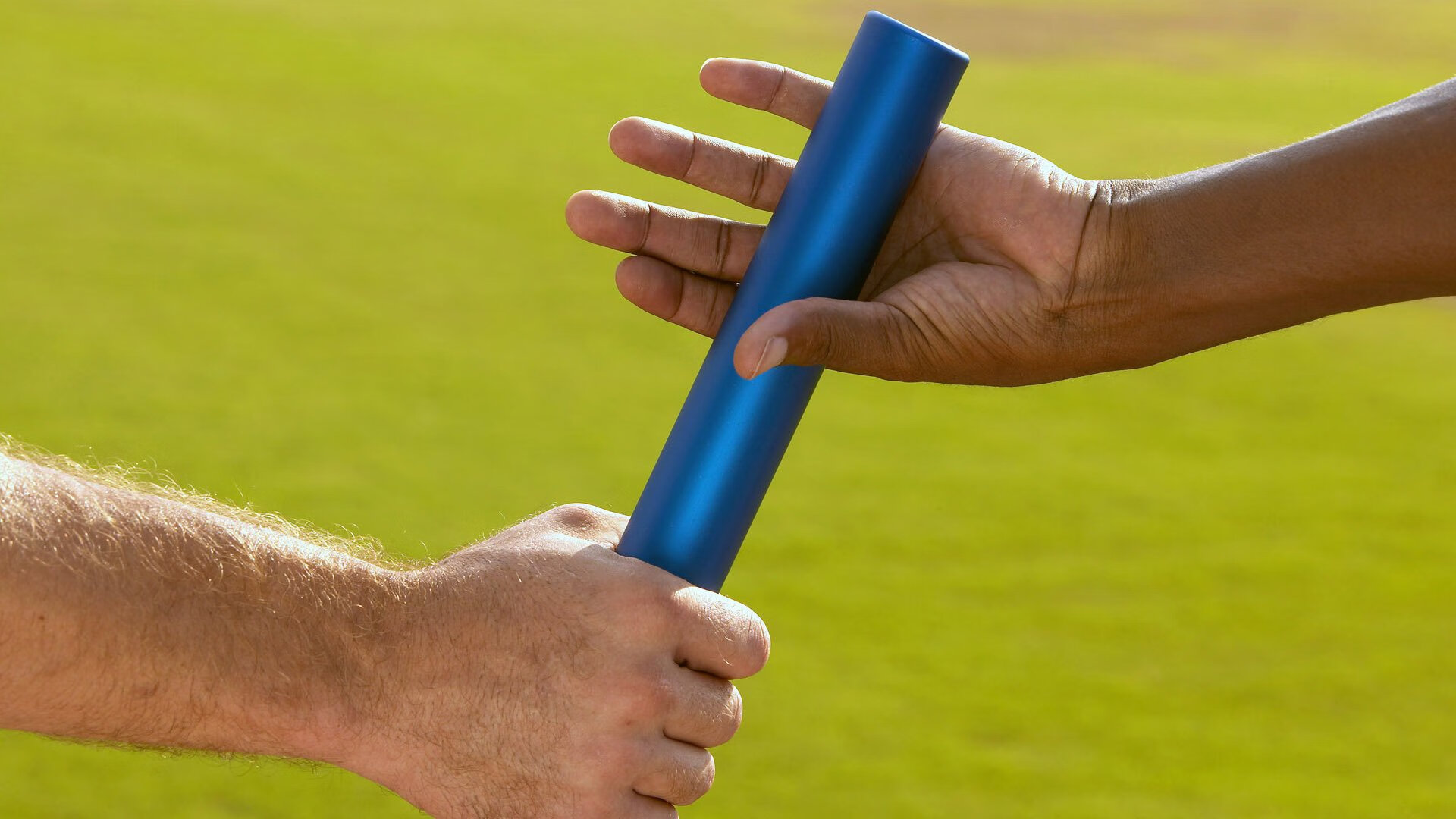 “登顶热潮，冠军争夺战火不断升级”，冠军盛典